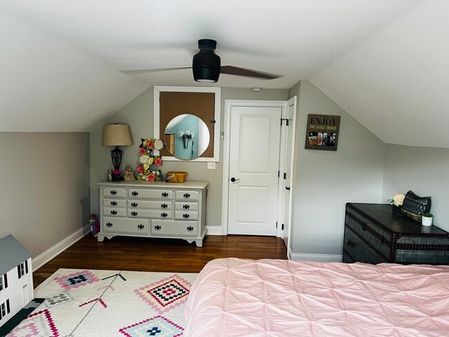 Building Photo - 204 Dorset Way