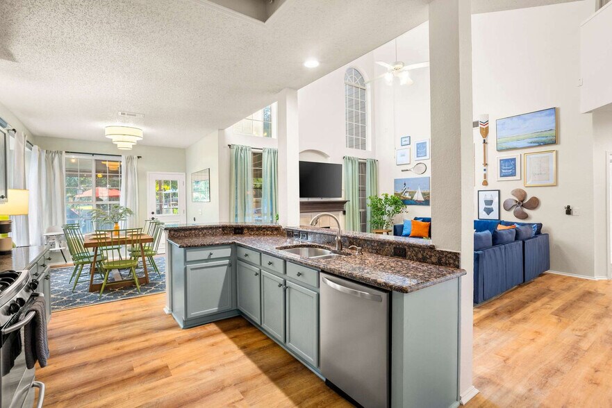 Building Photo - 902 Vista Oaks Ct