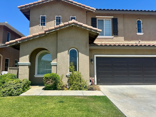 Building Photo - Beautiful Winchester 4-Bedroom  Home!