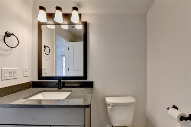 Building Photo - 435 Mayfair Ct