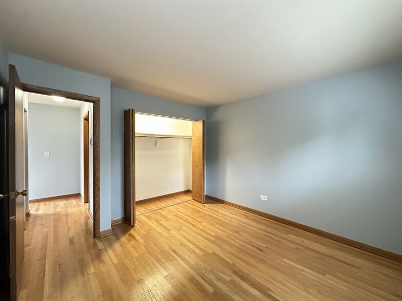 Building Photo - 1639 Oakwood Ave