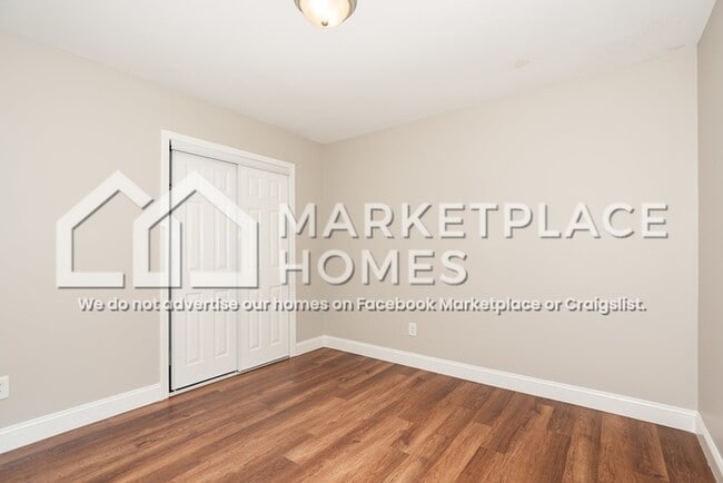 Building Photo - 404 N 13th St