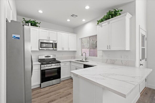 Building Photo - 10405 Nutt Creek Ave