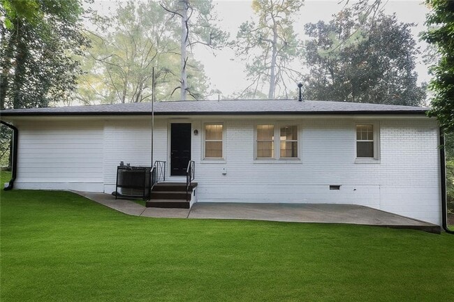 Building Photo - 157 Polar Rock Dr SW