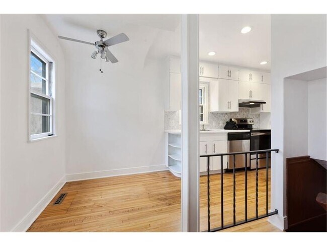 Building Photo - 5449 42nd Ave S