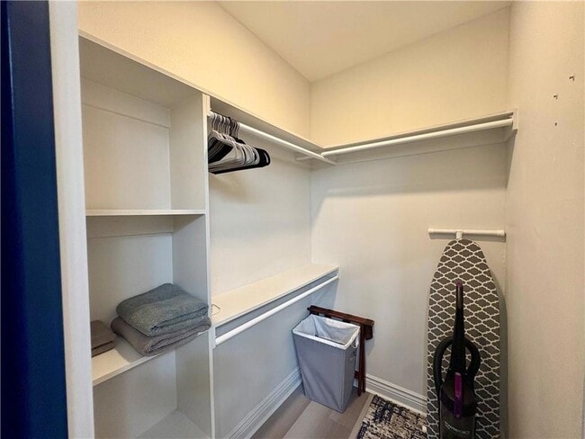 Building Photo - 431 Leboeuf St