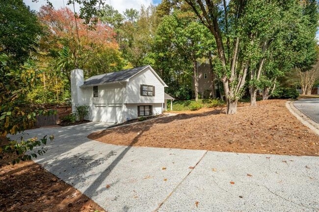 Building Photo - 2377 Emory Ln NE