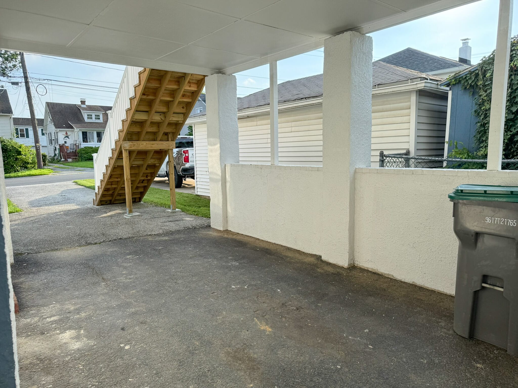 Shared Walkway with Units B and C - 309 W Holly Oak Rd