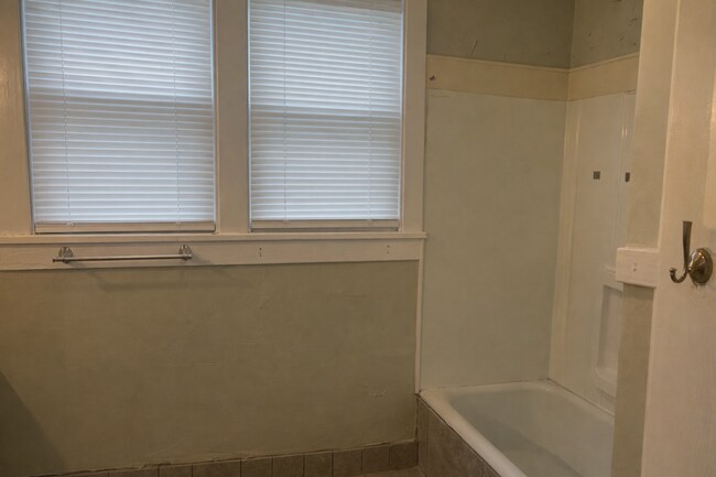 Building Photo - 2502 Blair Blvd