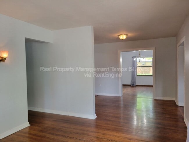 Building Photo - 4311 S Thatcher Ave