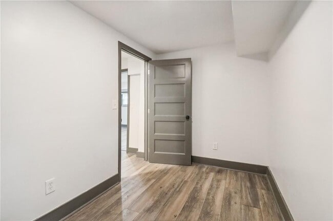 Building Photo - 1393 Westview Dr SW