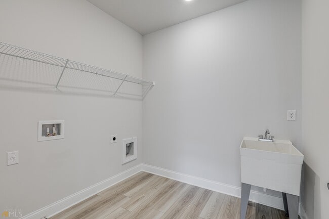 Building Photo - 322 Caledonia Ct