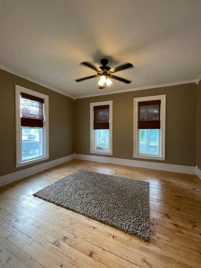 Building Photo - Village of Black River 4 /5 Bedroom Home w...