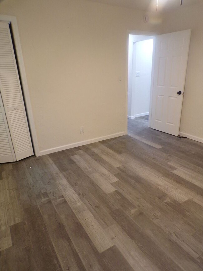 Building Photo - Great redo across the street form Pat Henry Elementary School