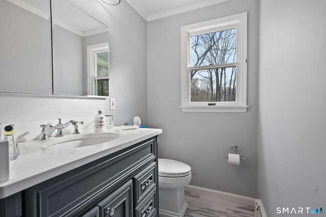 Building Photo - 15 Flat Rock Dr