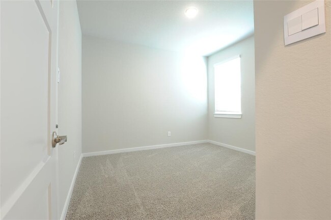 Building Photo - 22827 Castello Lakes Dr