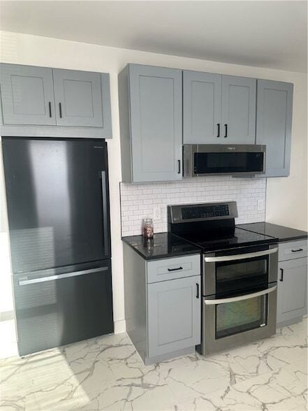 Building Photo - 532 Post Rd