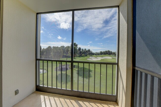 Building Photo - 6797 Willow Wood Dr