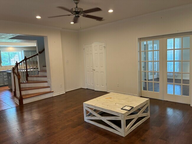 Building Photo - 4635 Meadow Green Dr