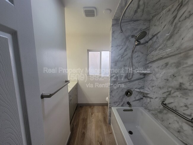 Building Photo - 1817 Cartmell St