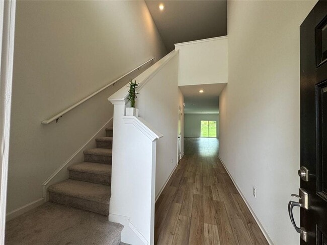 Building Photo - 204 Peregrine Point
