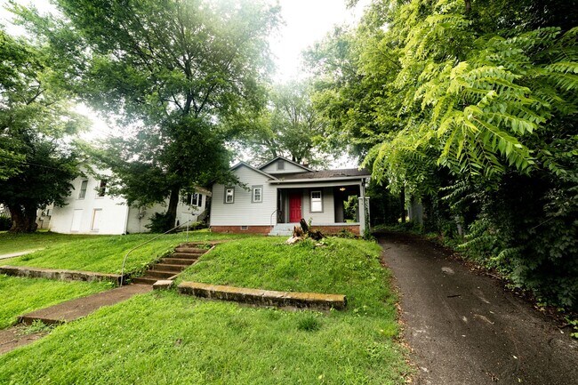 Primary Photo - 2413 Emmett Ave