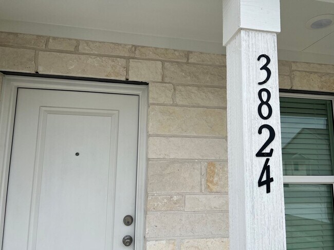 Building Photo - Great New Construction 3/2 Home In Waters Edge