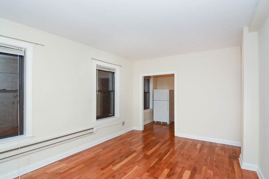 Building Photo - 1350 N Dearborn St