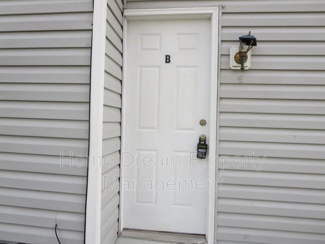 Building Photo - 961 Bryant Ave