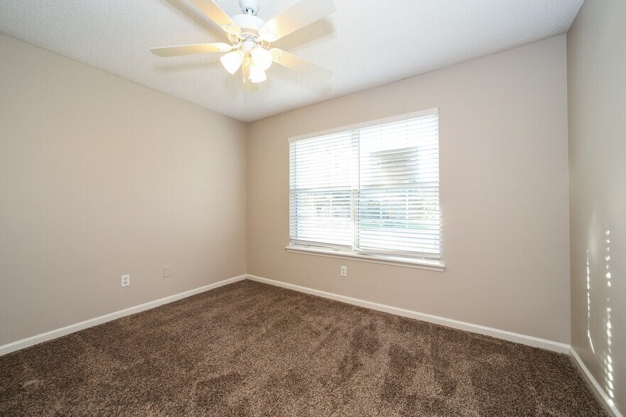 Building Photo - 12559 Fallohide Ln