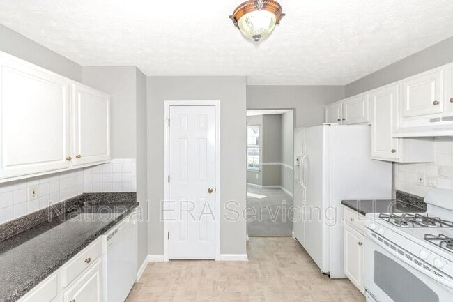 Building Photo - 420 Harvick Cir