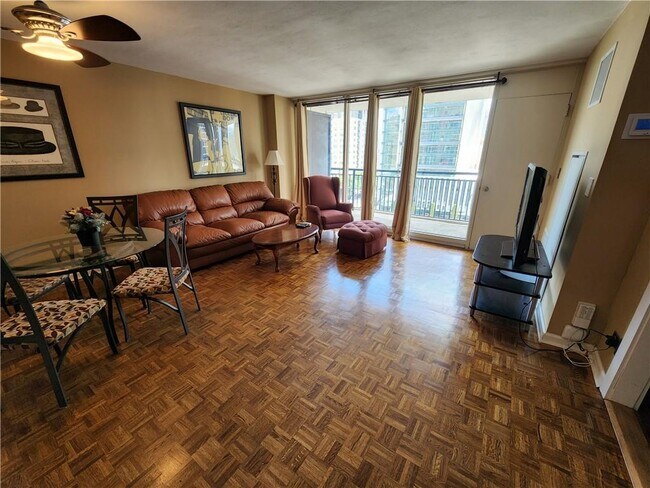 Building Photo - 620 Peachtree St NE