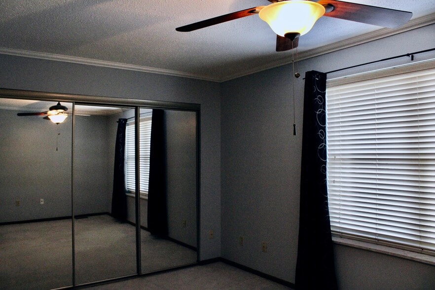 Master Bedroom - 10523 Briston Ct