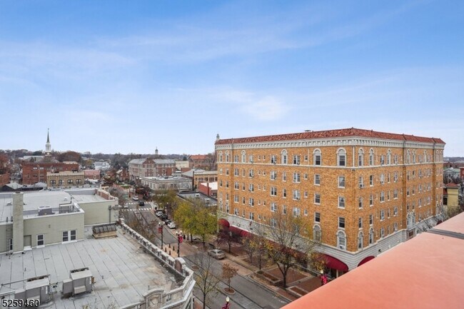 Building Photo - 48 S Park St