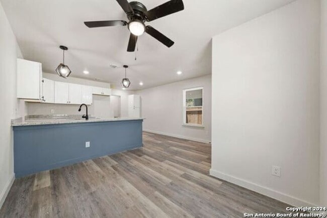Building Photo - 3 Bedroom/2.5 Bath-E Houston So to Hedgessa