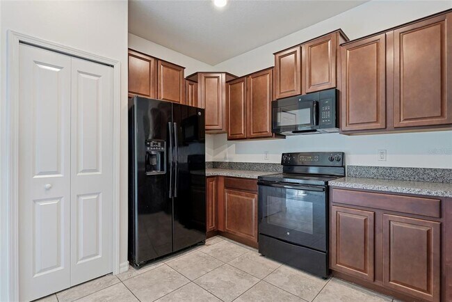 Building Photo - 12942 Utopia Gdns Wy