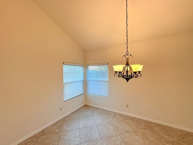 Building Photo - Beautiful Two Story Home with Large Yard - Oceanside