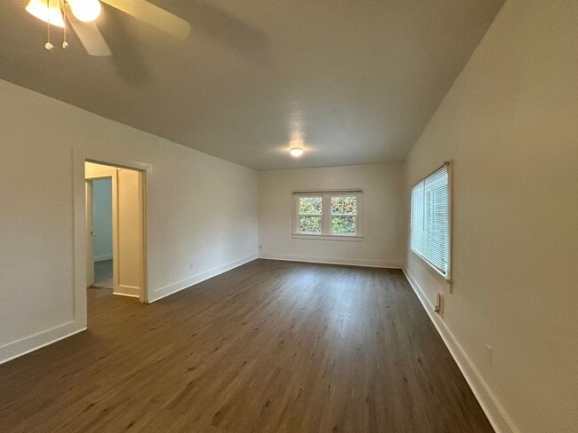 Building Photo - ne4th