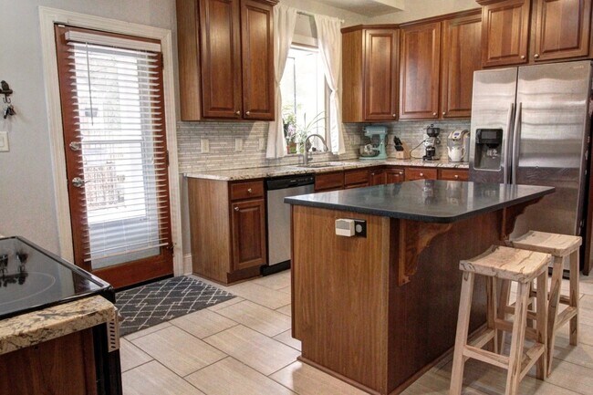 Building Photo - Beautiful and Spacious 2bd/1ba Home Near Northgate Park in Durham's Colonial Village!