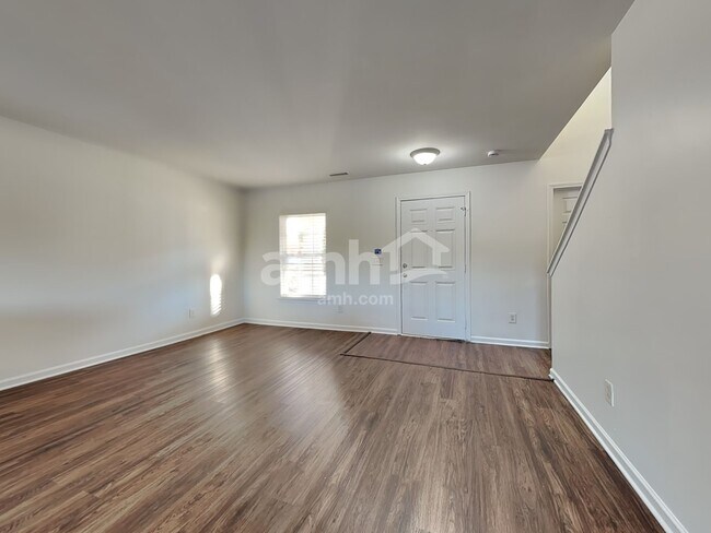 Building Photo - 204 Edgecroft Way