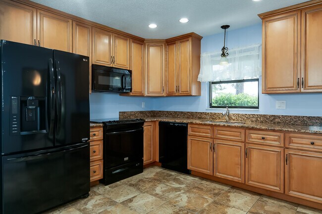 Building Photo - 4166 Gator Trace Villas Cir