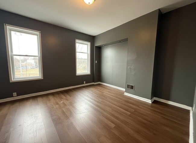 Building Photo - 5128 Ogden St