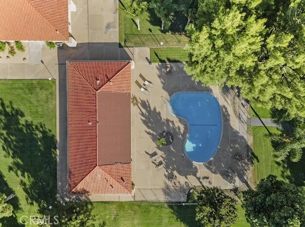 Building Photo - 2230 Lake Park Dr