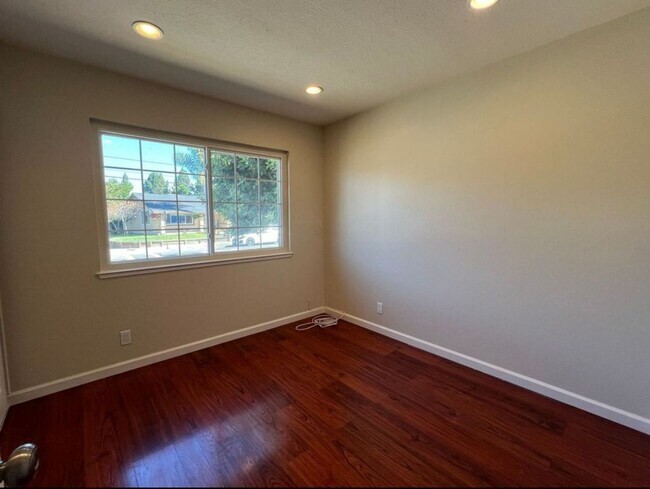 Building Photo - Blacow home for rent! $4000