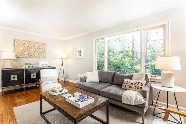 Building Photo - 1295 Lindenwood Ln NE