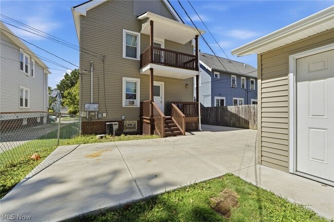 Building Photo - 1293 Jackson Ave