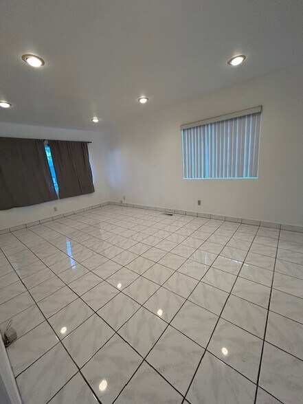 Building Photo - 4911 San Rafael Ave