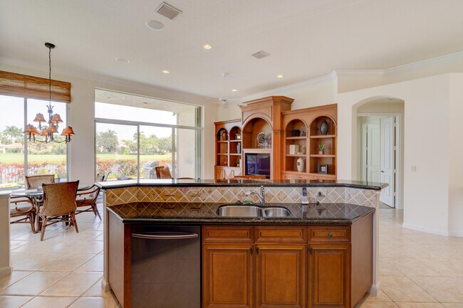 Building Photo - 119 Esperanza Way