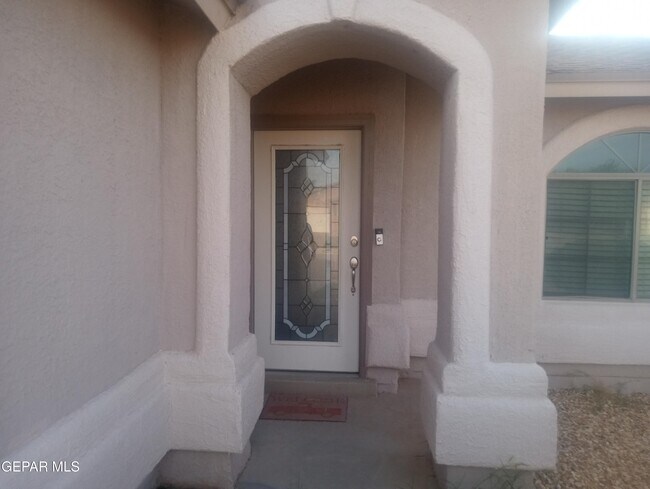 Building Photo - 13975 Vaquero Rock Dr
