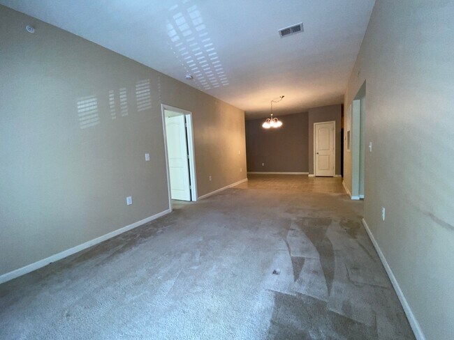 Building Photo - reinb190